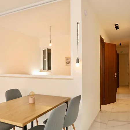 Cosy 2br With Private Balcony In By 360 Estates *