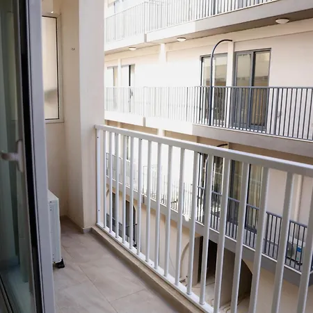 Cosy 2br With Private Balcony In By 360 Estates Apartment *