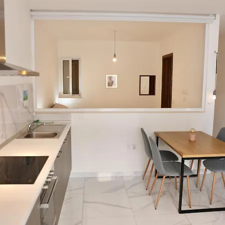 Cosy 2br With Private Balcony In By 360 Estates *
