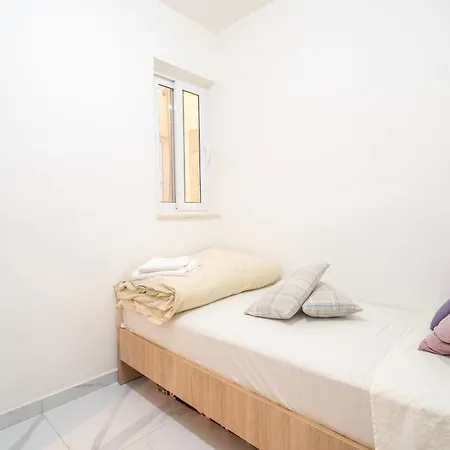 Apartment Cozy Apartment With Balcony In Xlendi Bay Gozo *