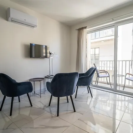 Apartment Cozy Apartment With Balcony In Xlendi Bay Gozo