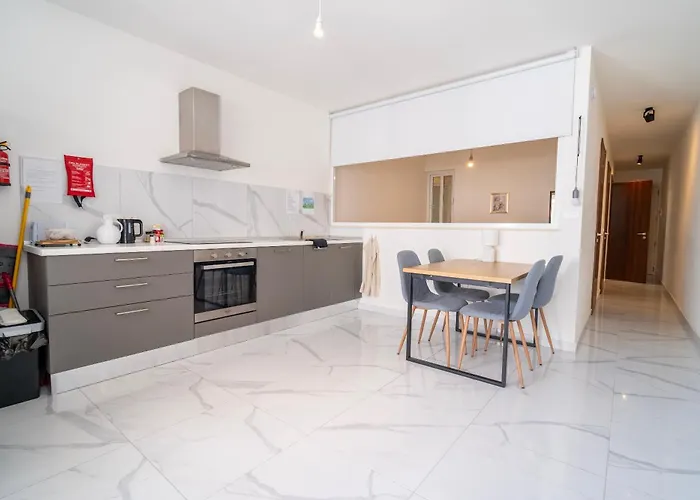 Apartament Cosy 2br With Private Balcony In By 360 Estates Xlendi