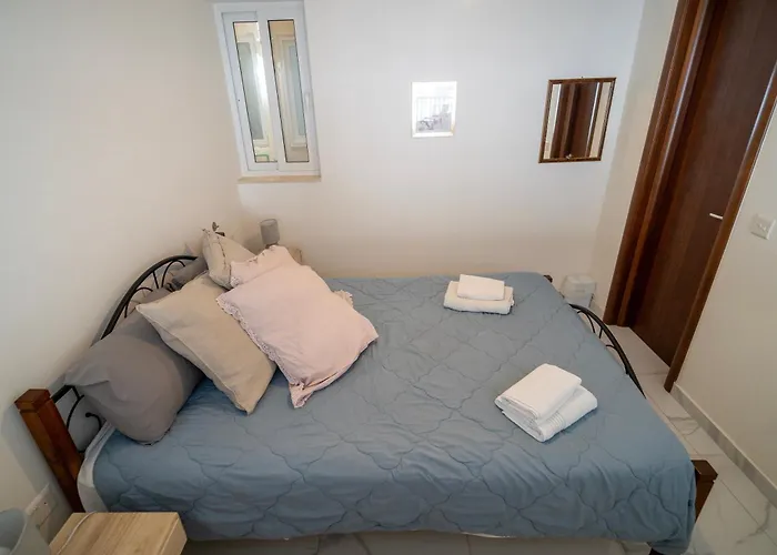 Cosy 2br With Private Balcony In By 360 Estates *