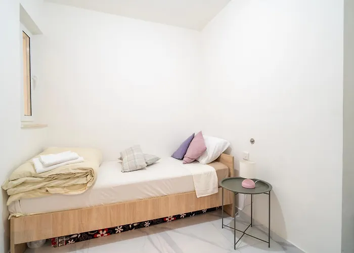 Cosy 2br With Private Balcony In By 360 Estates *