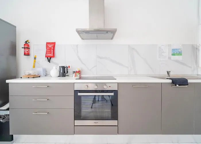 Cosy 2br With Private Balcony In By 360 Estates