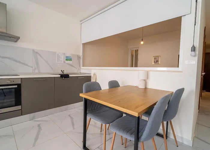 Cosy 2br With Private Balcony In By 360 Estates