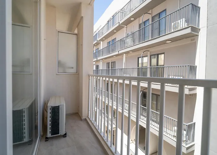 Cosy 2br With Private Balcony In By 360 Estates Apartament Xlendi