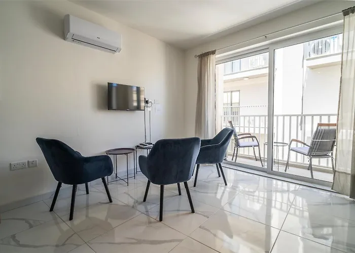 Apartament Cosy 2br With Private Balcony In By 360 Estates