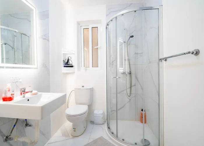 Cosy 2br With Private Balcony In By 360 Estates Apartment *